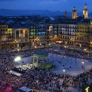 Guest house Iraipe Hostal Auto Check-in, Pamplona